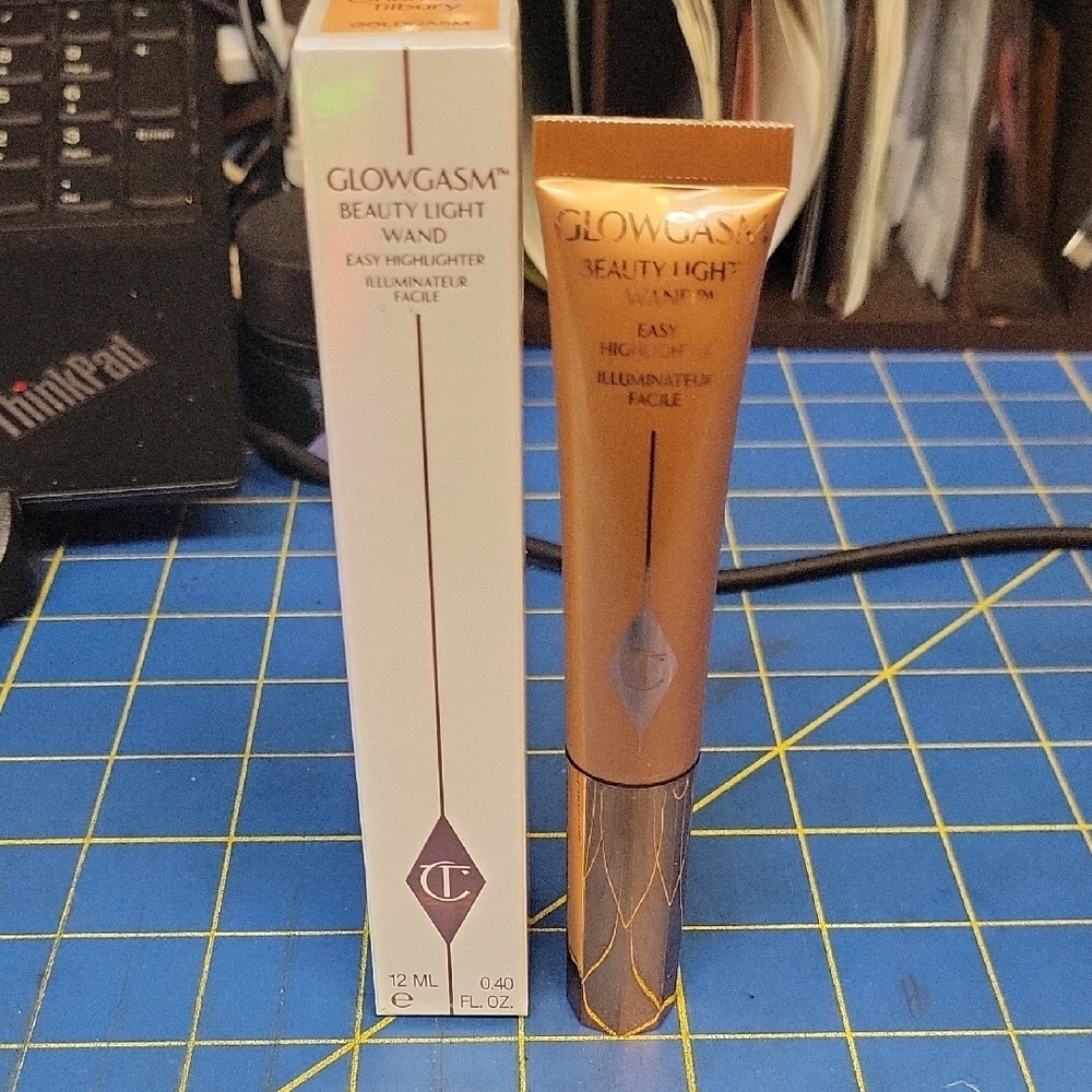 Charlotte Tilbury Glowgasm Beauty Light Wand 12ml New In Box